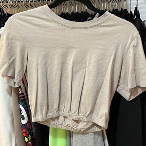 T-shirt cropped top